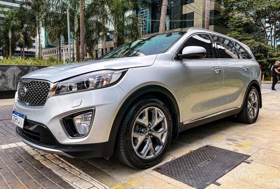 KIA SORENTO 3.3 V6 GASOLINA EX 7L AUTOMATICO